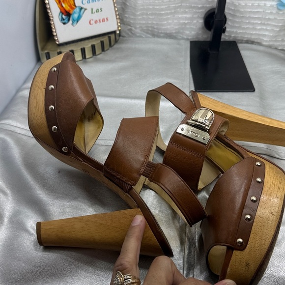 (A) COACH Women's Darcey Peep-Toe Platform Heels with Silver Wooden Buckle,Sz 9B - Picture 14 of 15